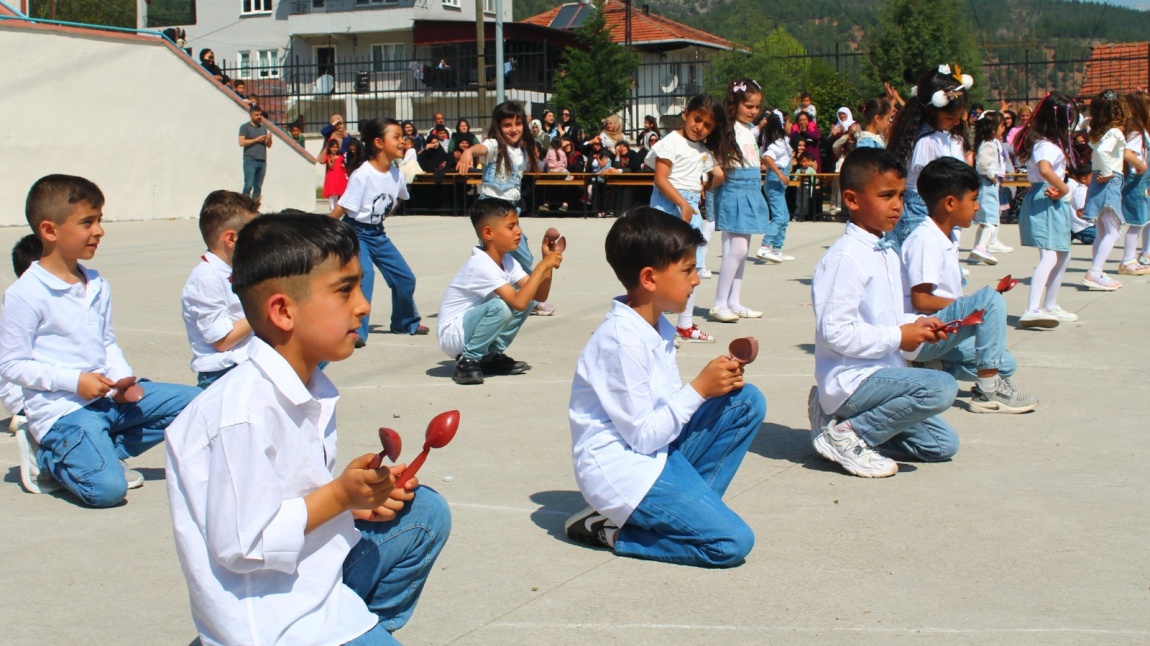 23 NİSAN ULUSAL EGEMENLİK VE ÇOCUK BAYRAMINI COŞKUYLA KUTLADIK